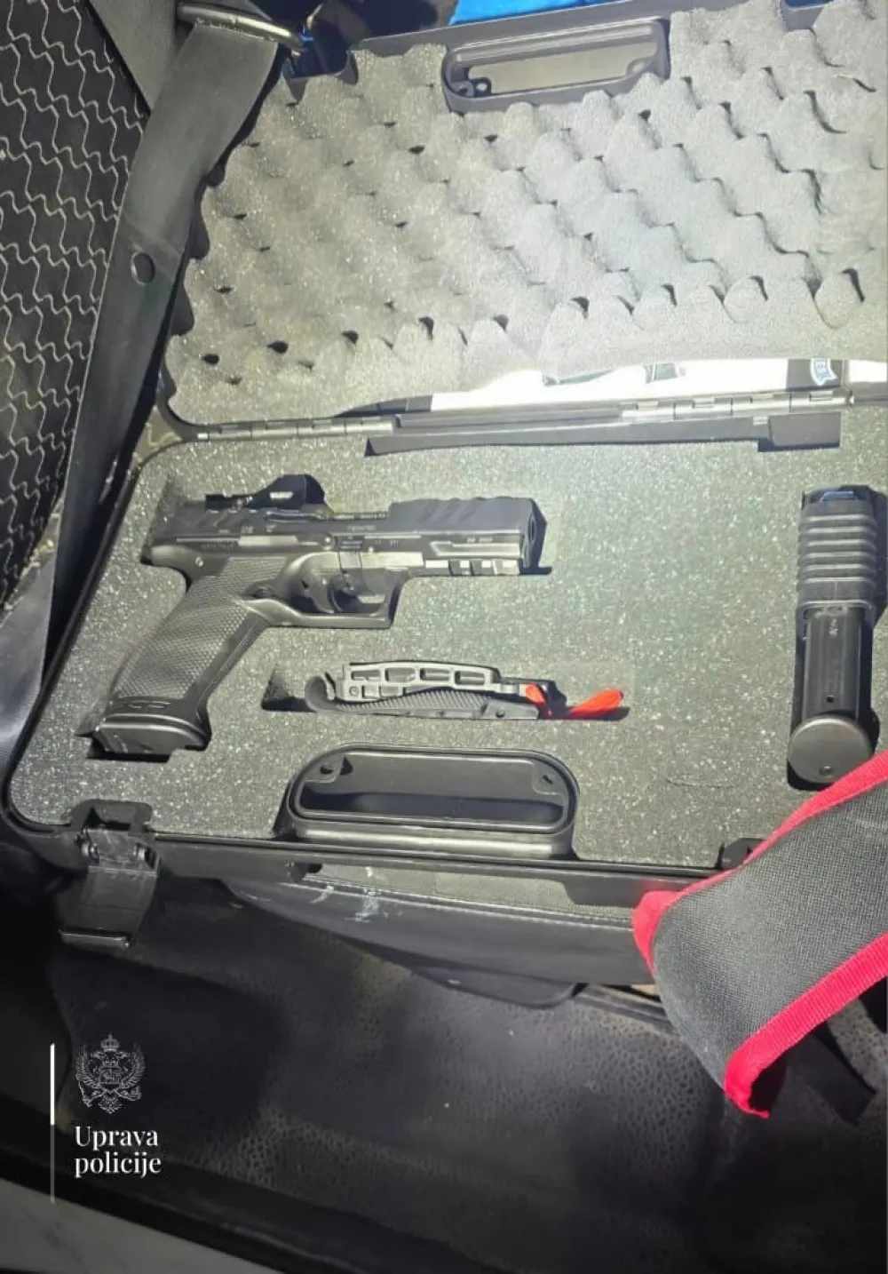 Krivična prijava Ulcinjaninu, u autu nađen pi&scaron;tolj