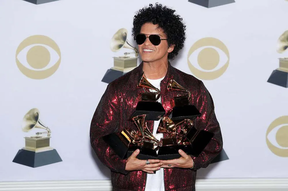 Tejlor Svift je netalentovana: Bruno Mars lajkovao objavu i morao da se pravda