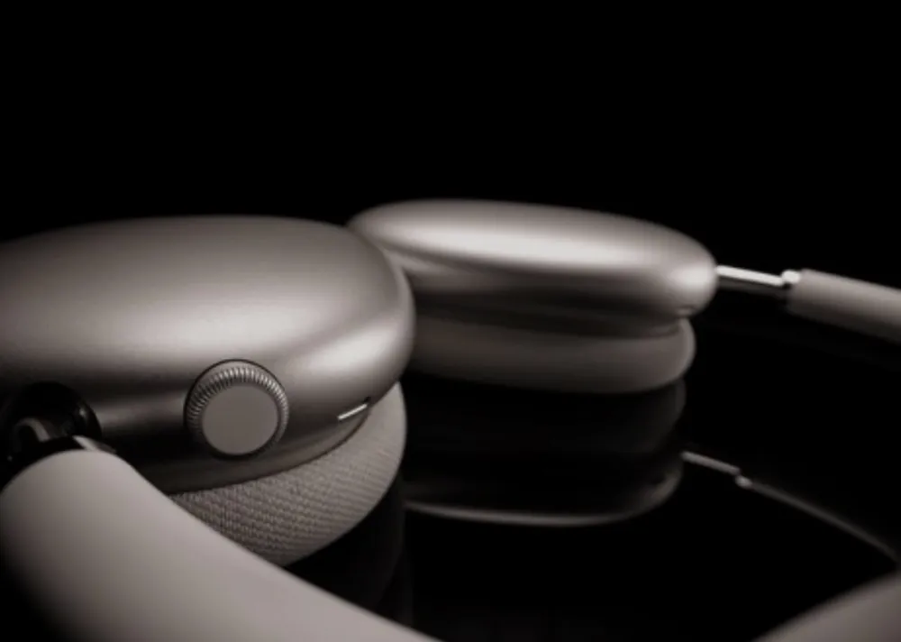 Apple predstavio slu&scaron;alice AirPods Max 2