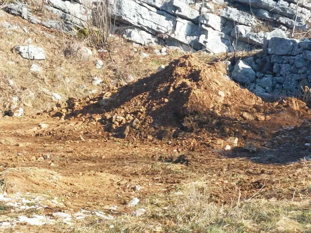 Мјесто гдје су закопана замршена грла