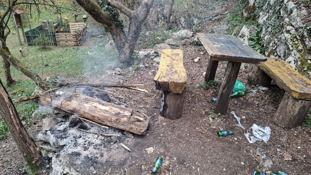 Nik&scaron;ićko odmarali&scaron;te ponovo na meti vandala: Ru&scaron;ilački pohod na Eko park Blace