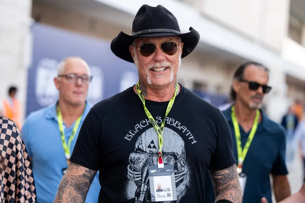 (FOTO) Frontmen Metalike zaprosio djevojku među ajkulama: Ulovili smo jedno drugo