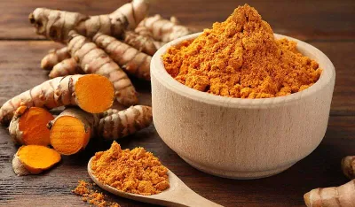 Kako kurkuma može prirodno pomoći pri mr&scaron;avljenju