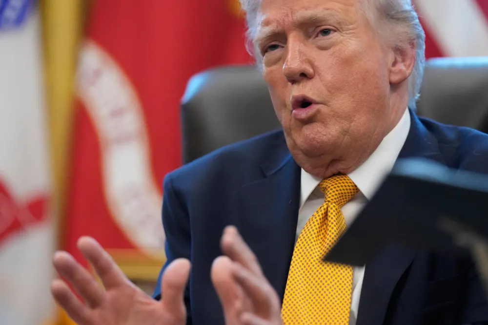 Tramp privremeno ukida zakon kako bi ublažio rast cena nafte