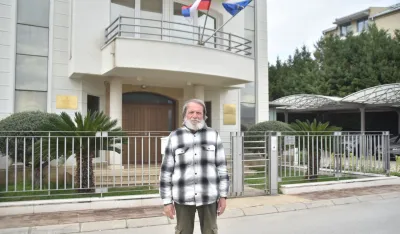 Sedamdesetogodi&scaron;njak tri nedjelje protestuje ispred Ambasade Slovenije: Za tri decenije "hoda po mukama" traži 2,5 miliona