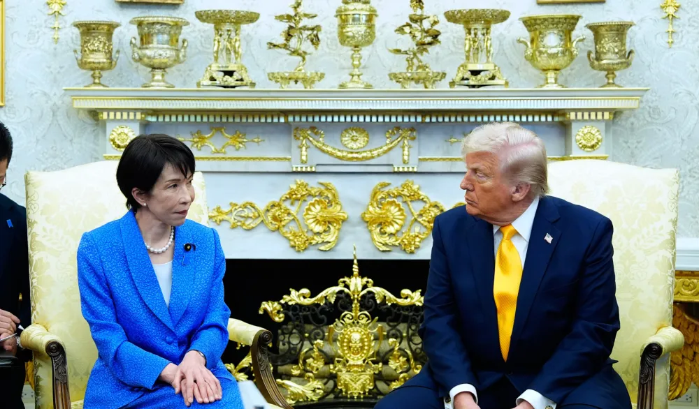 (VIDEO) Tramp &scaron;okirao japansku premijerku: Za&scaron;to mi niste rekli za Perl Harbor?