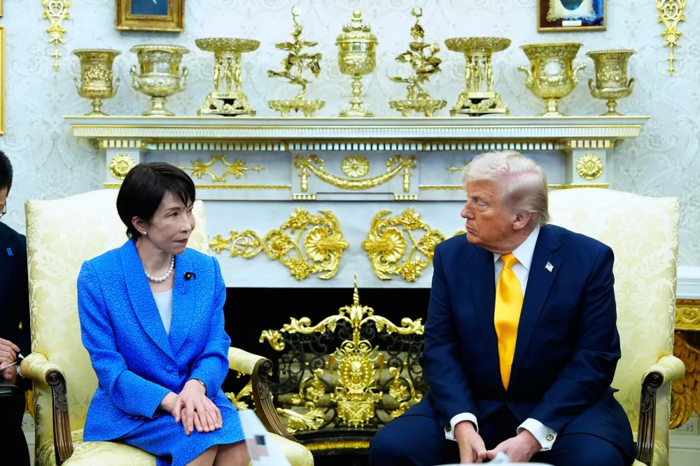 (VIDEO) Tramp &scaron;okirao japansku premijerku: Za&scaron;to mi niste rekli za Perl Harbor?