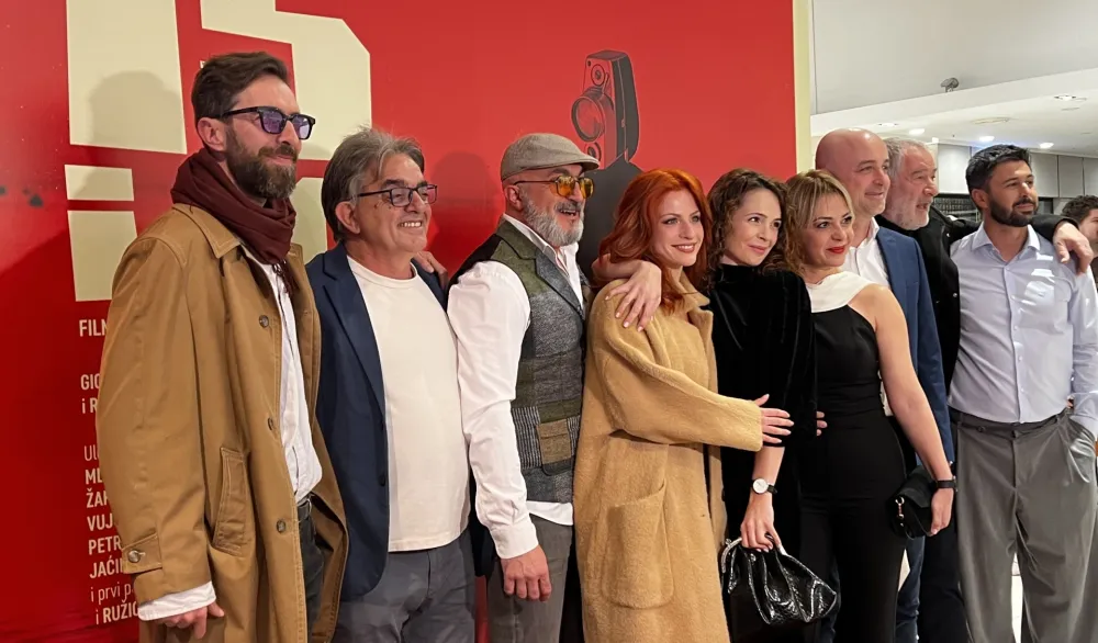 Ekipa filma 15 i po na premijeri u bioskopu Sinepleks