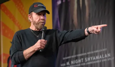 (VIDEO) Isplivao rijedak snimak Donalda Trampa i Čaka Norisa