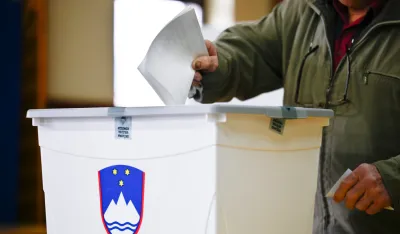 Izlazne ankete u Sloveniji: Golob vodi protiv Jan&scaron;e