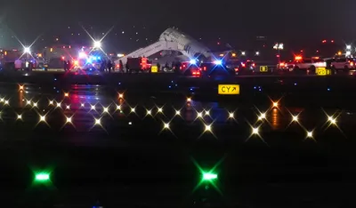 (FOTO) Sudar aviona u Njujorku, dvije osobe poginule