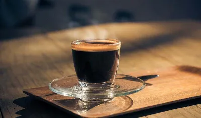 Kako jutarnja &scaron;oljica kafe &scaron;titi va&scaron; mozak: Istraživanje koje je trajalo 43 godine poja&scaron;njava benefite