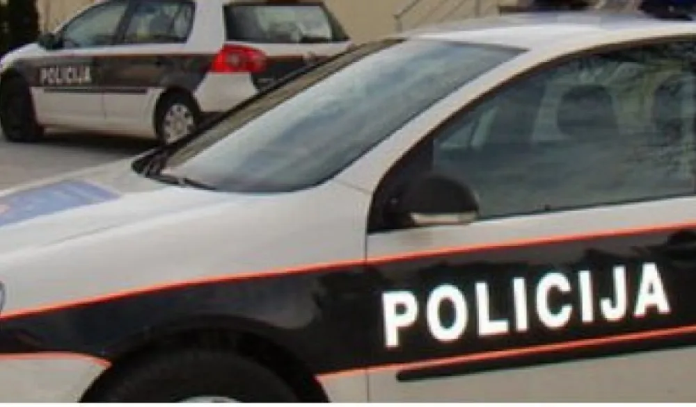 (VIDEO) Maskirane osobe palicama i bakljama napale vozača kod Mostara