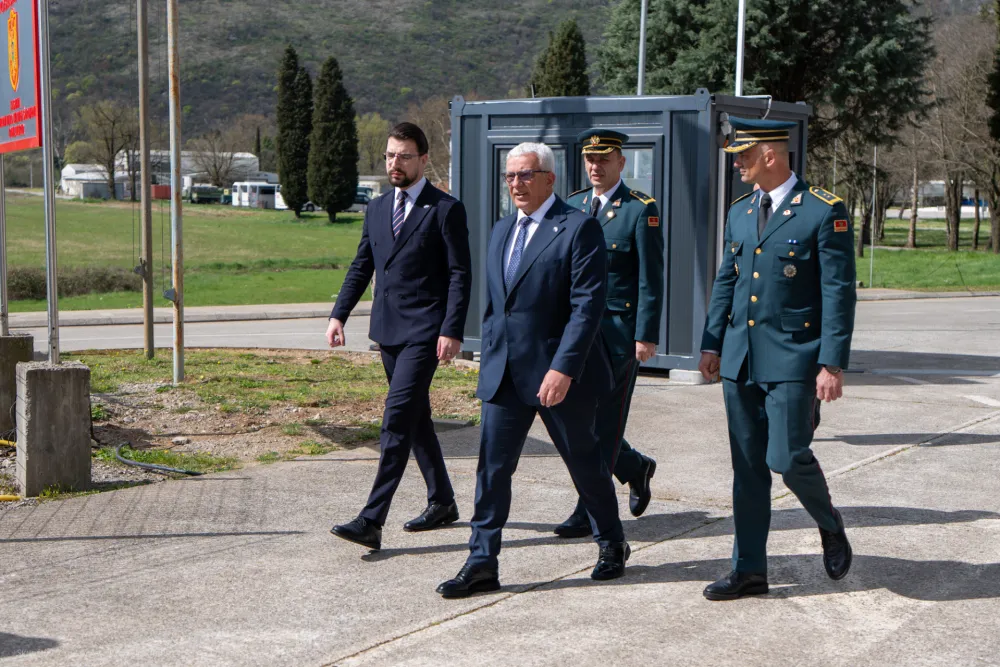 Mandić položio vijenac u kasarni Danilovgrad