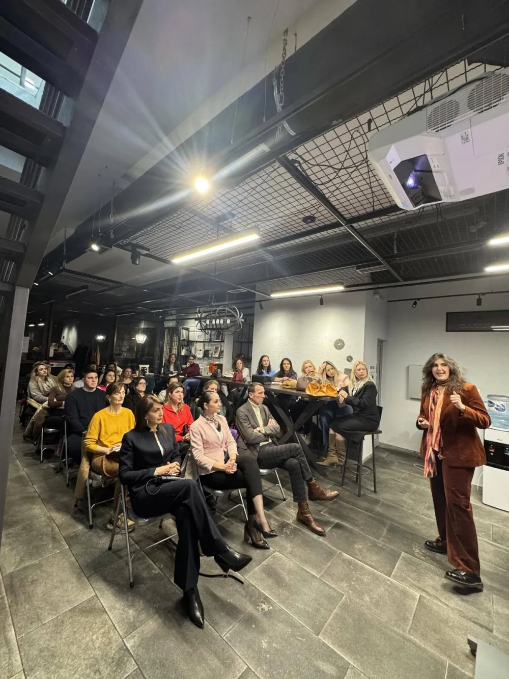 M:tel digitalna fabrika nastavlja sa edukativnim programima: Radionice programiranja i predavanja o vje&scaron;tačkoj inteligenciji