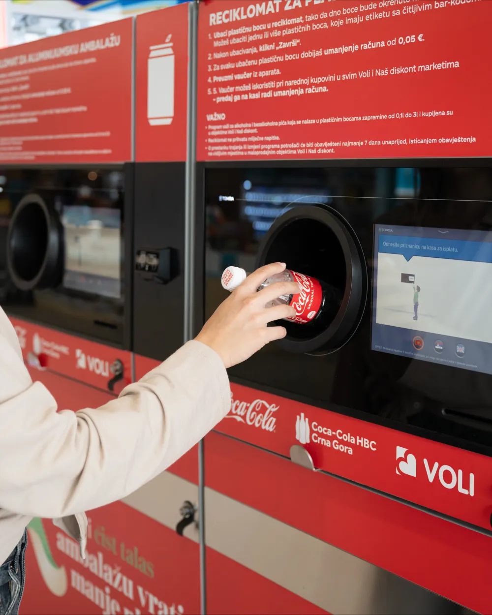 Coca-Cola sistem u Crnoj Gori i VOLI pokrenuli projekat "Uhvati čist talas - ambalažu vrati, manje plati