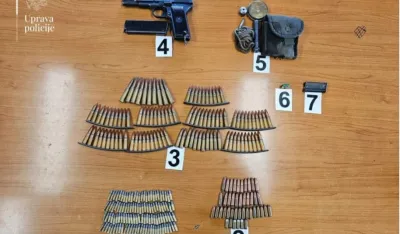 Kod policijskog službenika pronađeno oružje i municiju u ilegalnom posjedu