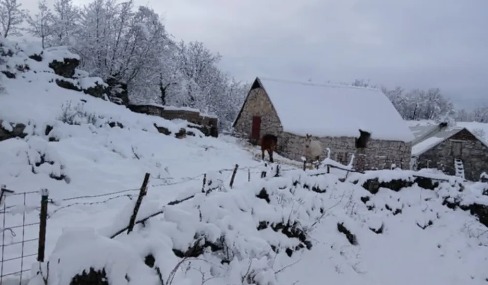 (VIDEO) Banjani bez struje, Crkvice odsječene zbog snijega