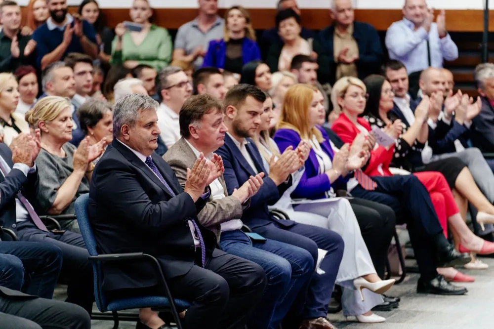 Između vlasti, opozicije i čistke "po dubini"