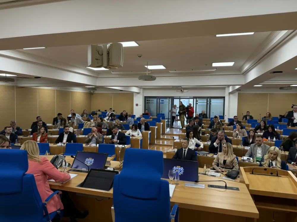 Redovno finansiranje rada stranaka: Pare oti&scaron;le, partije ne dolaze