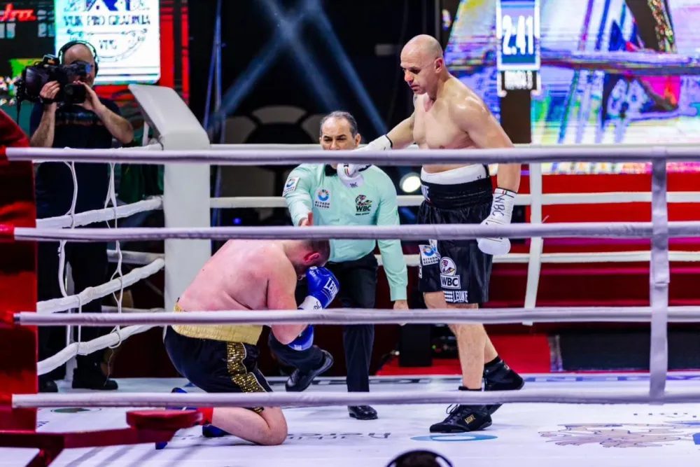 Do trona prekidom u četvrtoj rundi