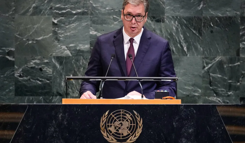 Vučić: Kao vrhovni komandant, samo ja mogu da ograničavam upotrebu srpskog oružja