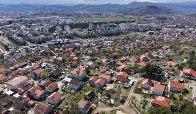 Papiri skuplji od zidova