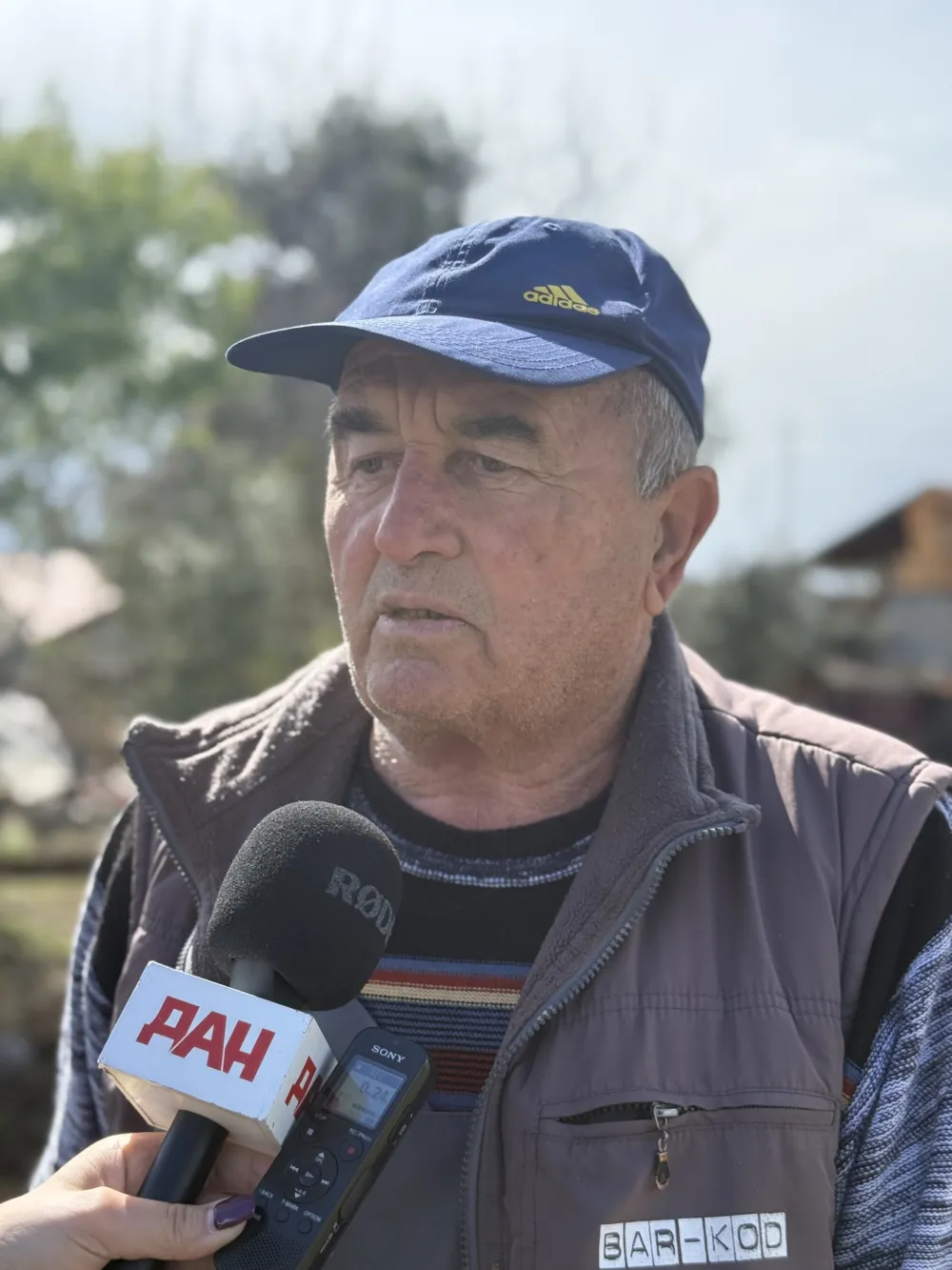 (VIDEO) Stanovnici Malog brda o legalizaciji: Papiri skuplji od zidova