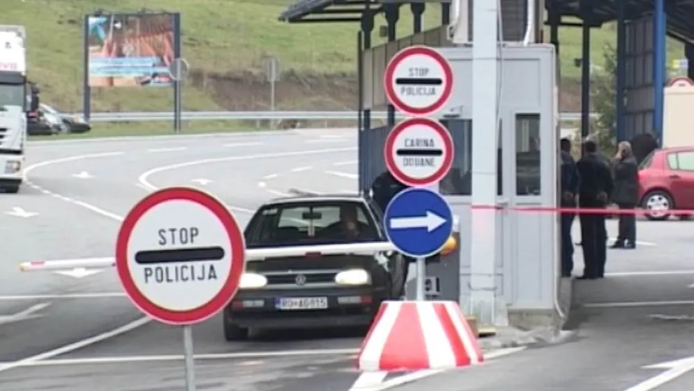 Državljanin Srbije uhap&scaron;en na Dračenovcu, poku&scaron;ao da sa 10 eura podmiti policajca