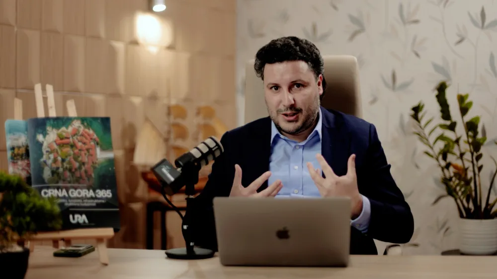 Abazović: Dok u svijetu zbog krize spremaju mjere da za&scaron;tite građane, na&scaron;a Vlada povećava broj ministarstava