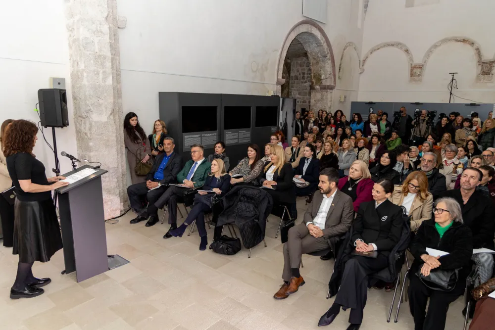 Međunarodni festival čipke u Kotoru: Umjetnost u koju su utkane vje&scaron;tina, strpljenje i sjećanja