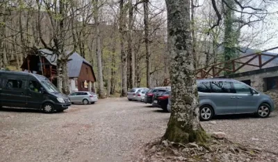 Hiljade vozila truju Biogradsko jezero