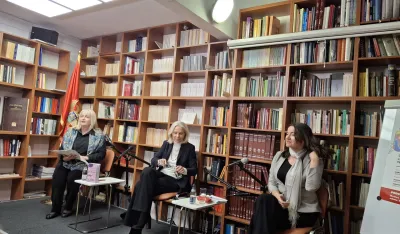 Kamij Lorans: Jezik je majka koja me je obgrlila