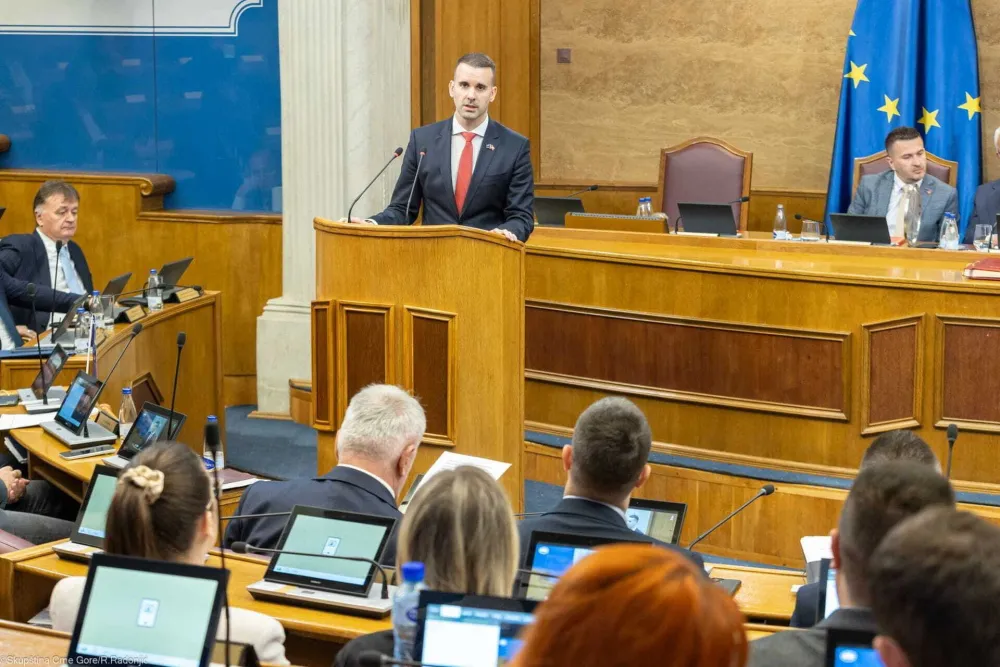 (VIDEO) Spajić: DPS 2011. preuzela obavezu da Crna Gora neće ući u EU ukoliko to bude suprotno interesima Ruske Federacije