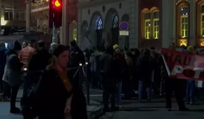 Beograd: Sukob učesnika protesta sa policijom na Studentskom trgu
