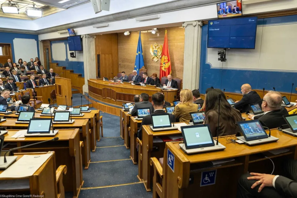 Jedan potpredsjednik Vlade i trojica ministara sjutra pred poslanicima