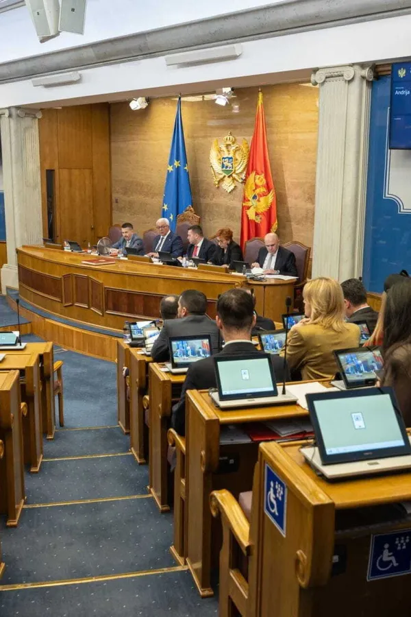 Jedan potpredsjednik Vlade i trojica ministara sjutra pred poslanicima