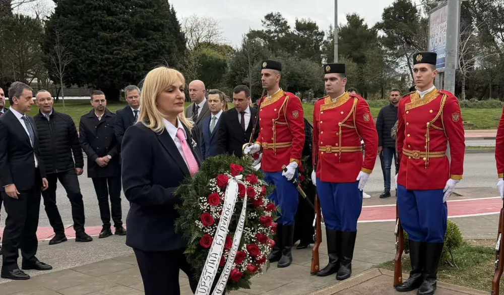  Sa polaganje vijenaca 
