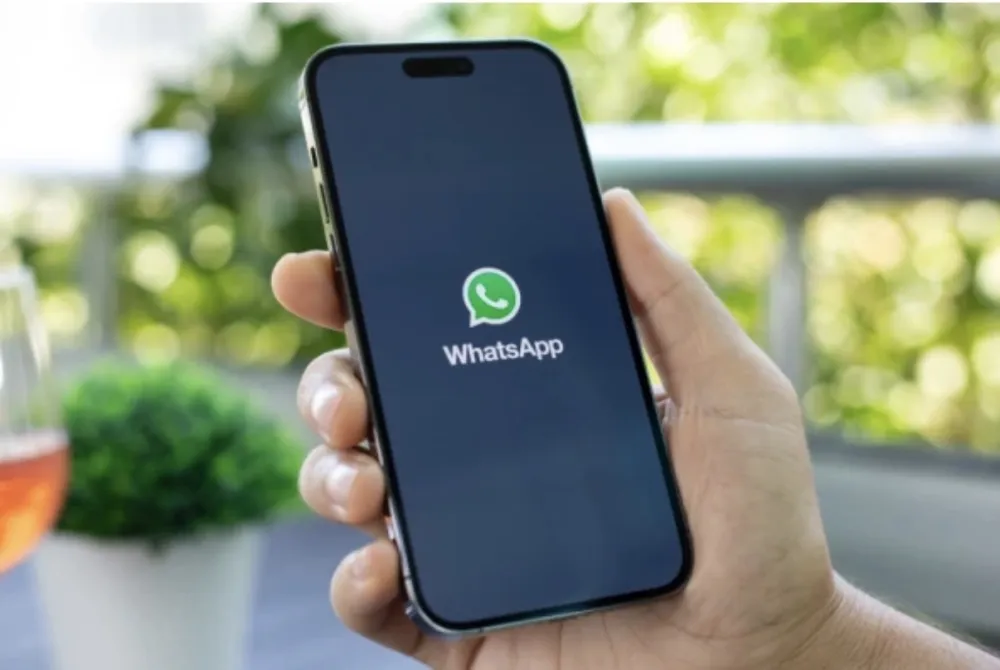 WhatsApp omogućio dva naloga na iPhone-u i moćne AI funkcije