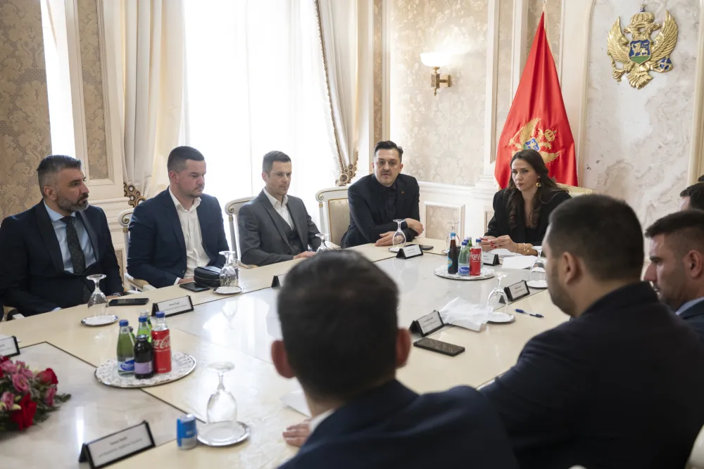 Adžović sa predsjednicima op&scaron;tina: Potpisan Ugovor o realizaciji putne infrastrukture i niskogradnje&nbsp;vrijedan 28 miliona