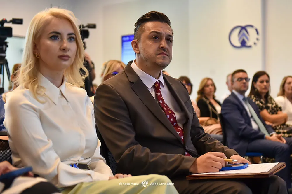 Vuković obavljao 30 funkcija, Gorčević prijavila imovinu suprugove firme
