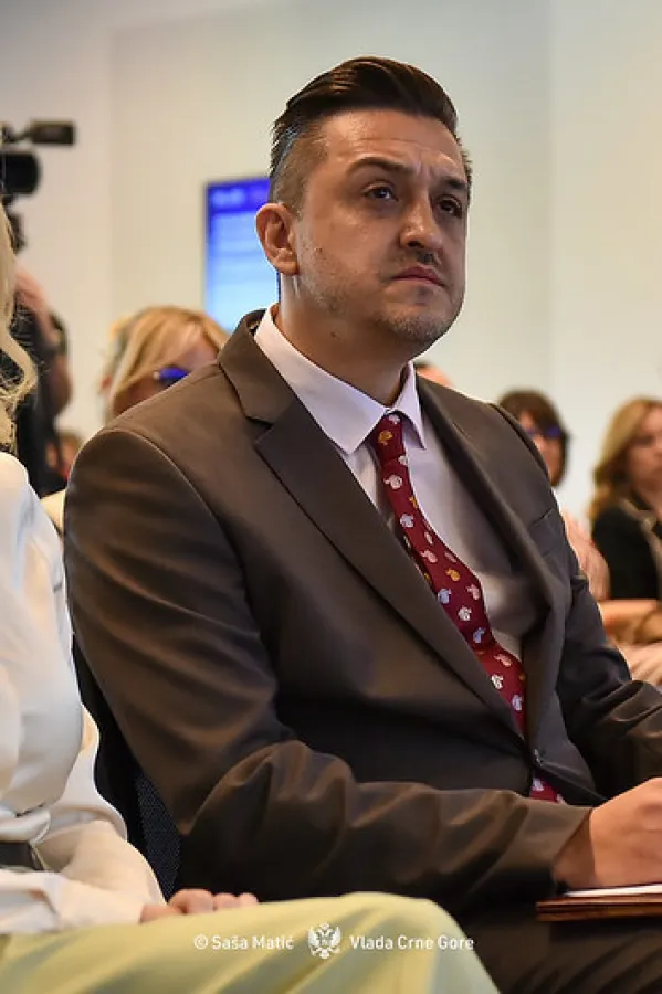 Vuković obavljao 30 funkcija, Gorčević prijavila imovinu suprugove firme
