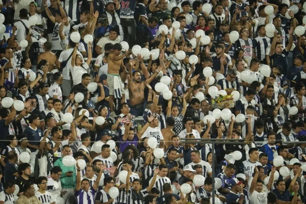 Najmanje jedna osoba poginula, 47 povrijeđeno na fudbalskom stadionu u Peruu