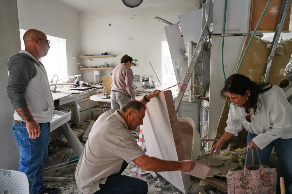 Raketa sa kasetnom bojevom glavom o&scaron;tetila zgrade u centralnom Izraelu