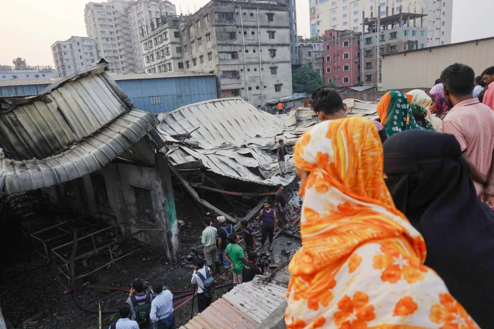 (VIDEO) Banglade&scaron;: Veliki požar zahvatio fabriku, ima mrtvih