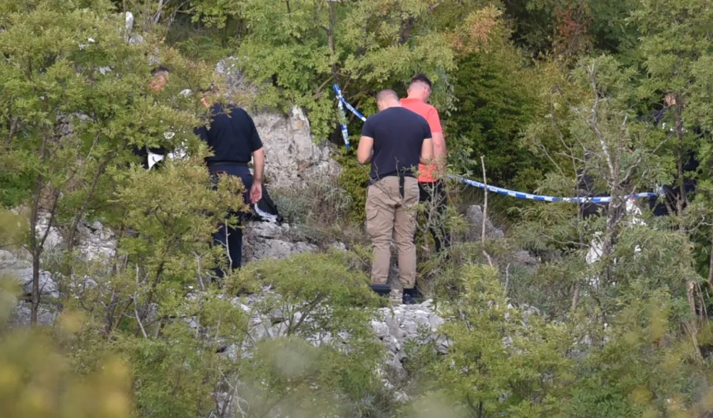 Sagovornici "Dana" ukazuju: Bjegunci ubijaju i &scaron;alju snimke, "u bjekstvu'' i spomenik