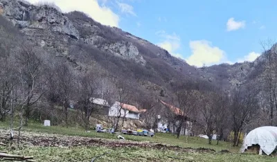 Počelo asfaltiranje puta Nožice&nbsp;- Brskut, dio mje&scaron;tana nezadovljan: Kuće u Prisoji ostale bez asfalta