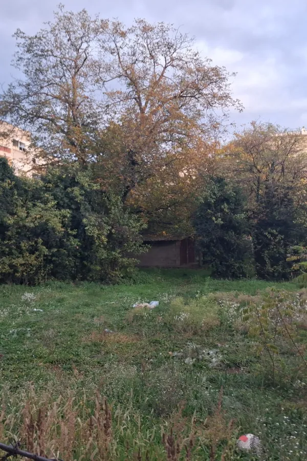 Stanari nik&scaron;ićke MZ Grudska mahala traže stopiranje projekta sedmospratnice