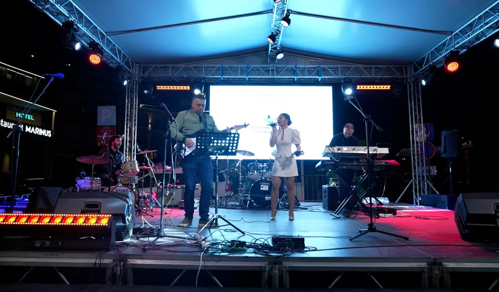 Ulcinj slavio Dan Op&scaron;tine uz Perper, lokalne zvuke i regionalnu zvijezdu Fifi