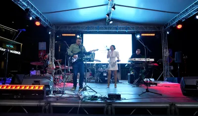 Ulcinj slavio Dan Op&scaron;tine uz Perper, lokalne zvuke i regionalnu zvijezdu Fifi